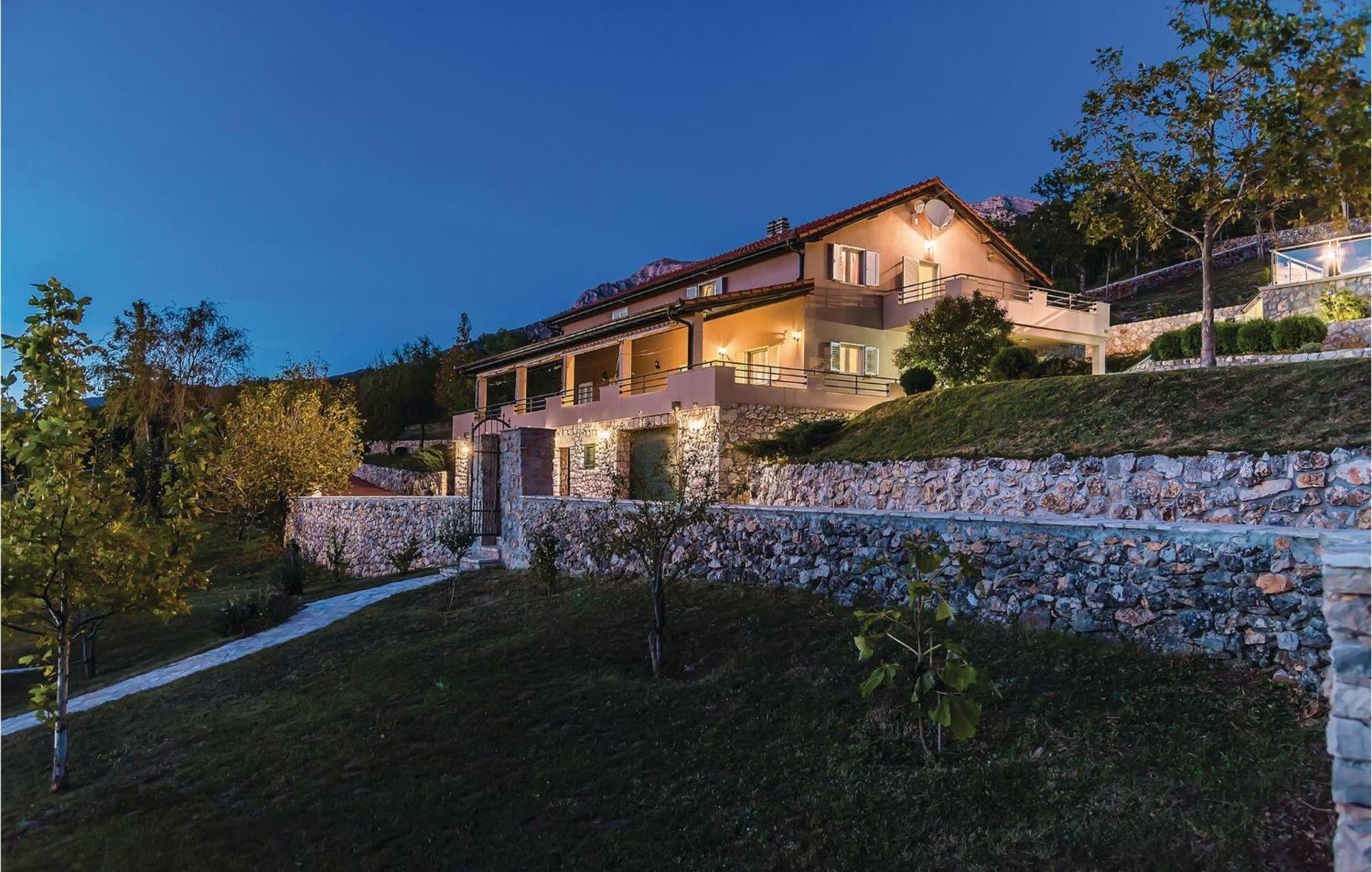 Gorgeous Home In Kijevo With Kitchen Esterno foto