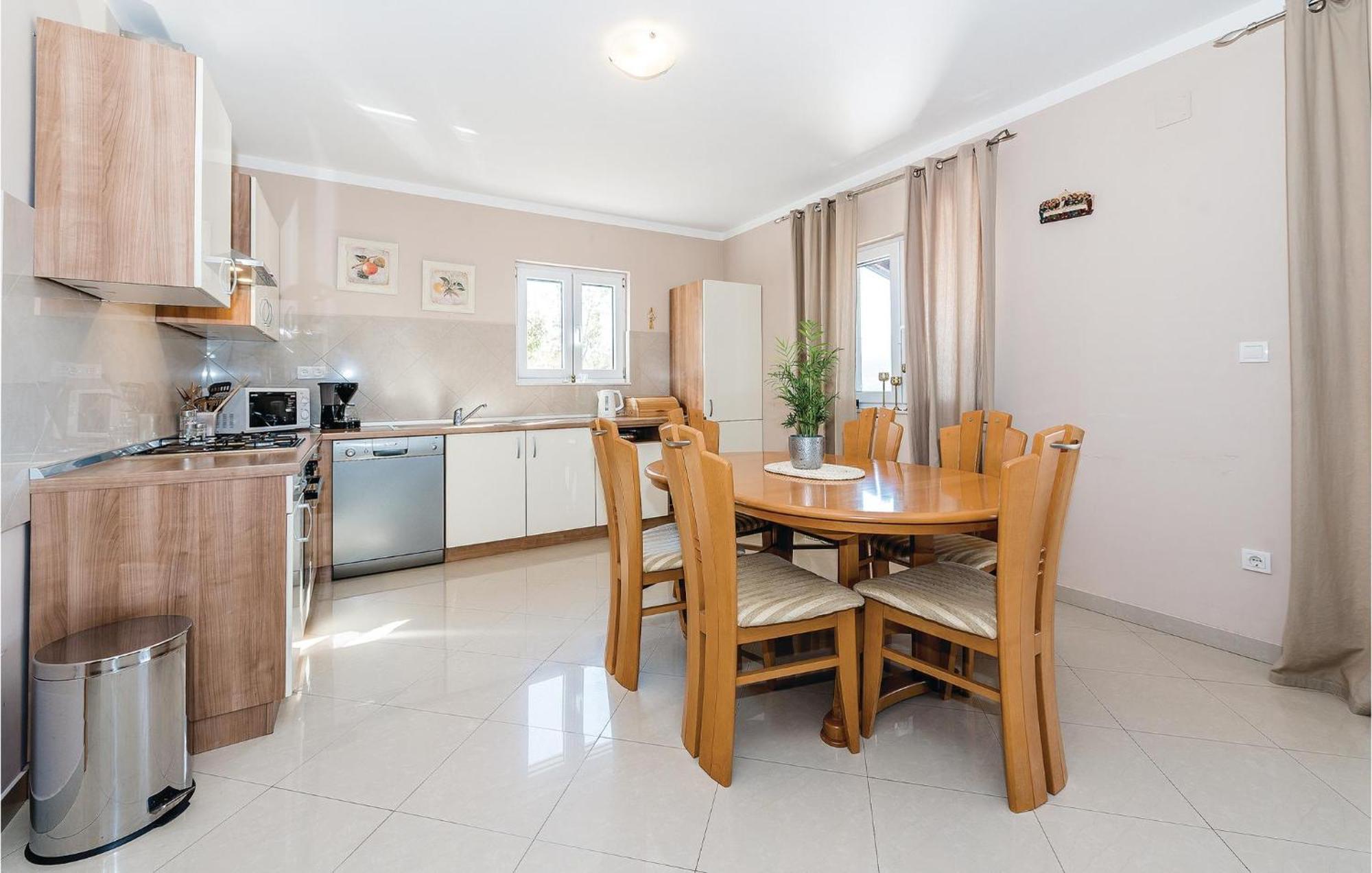 Gorgeous Home In Kijevo With Kitchen Esterno foto