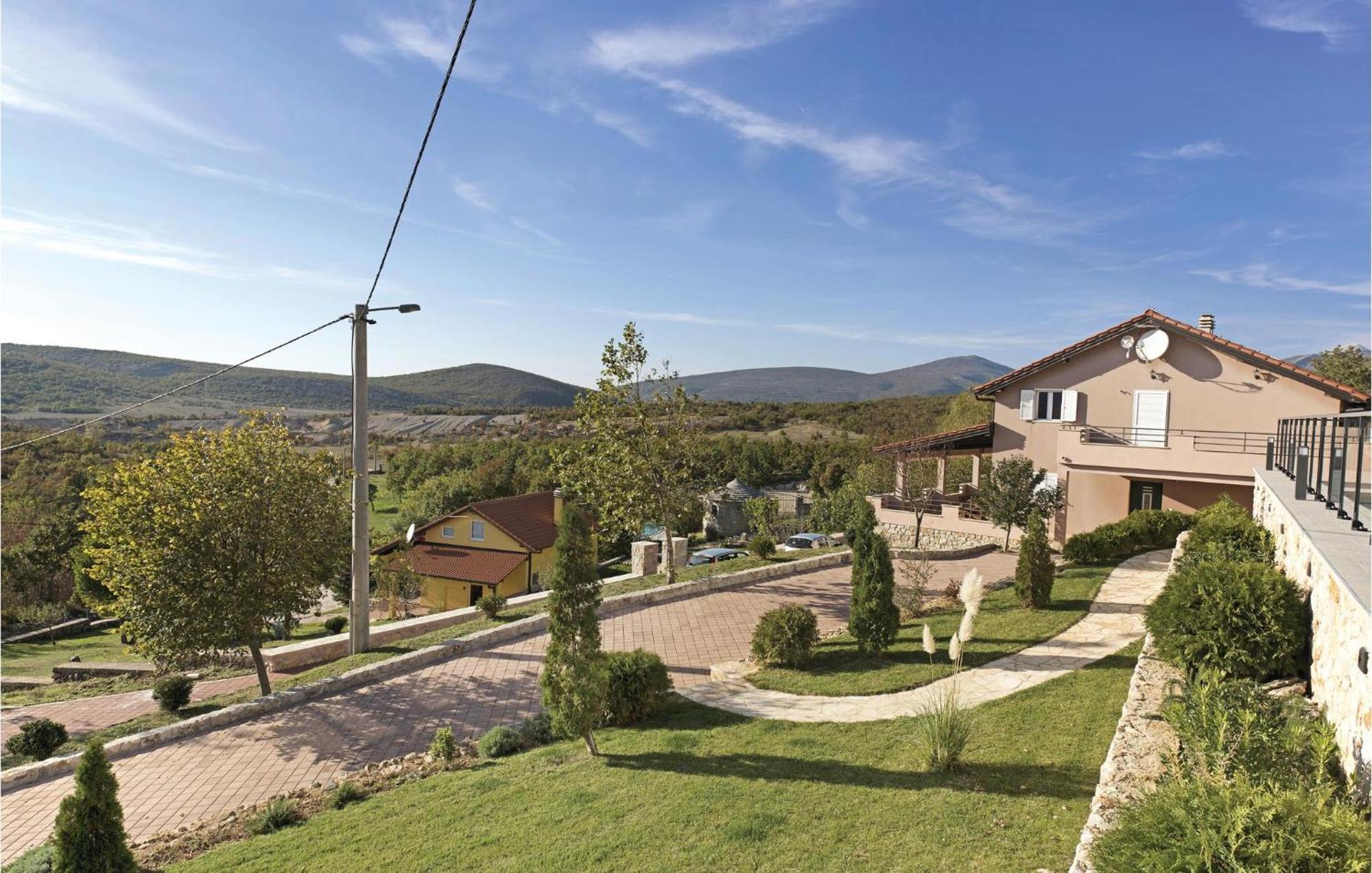 Gorgeous Home In Kijevo With Kitchen Esterno foto